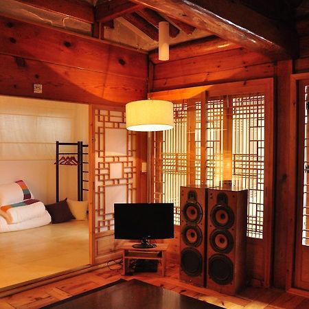 Hueahn Hanok Guesthouse سيول المظهر الخارجي الصورة