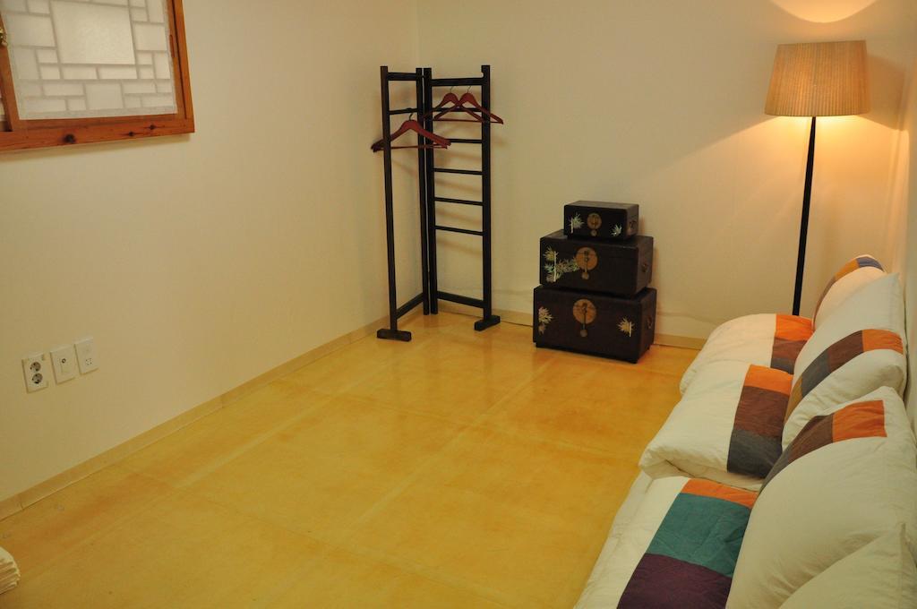 Hueahn Hanok Guesthouse سيول الغرفة الصورة