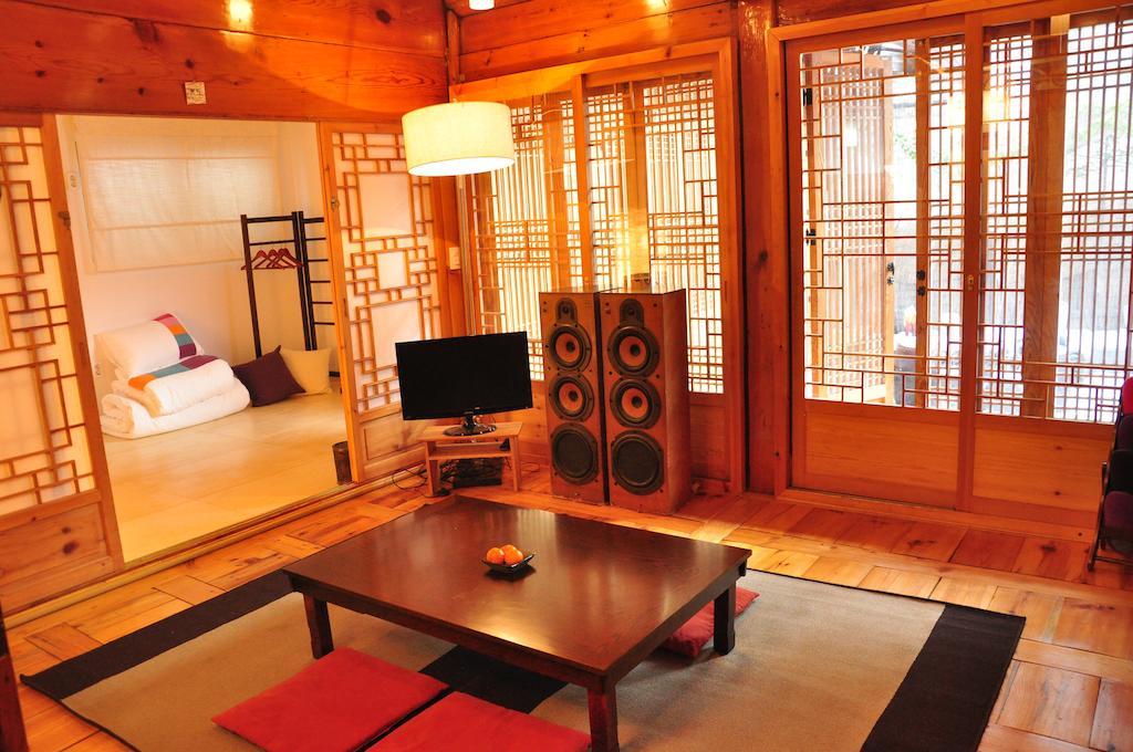 Hueahn Hanok Guesthouse سيول المظهر الخارجي الصورة